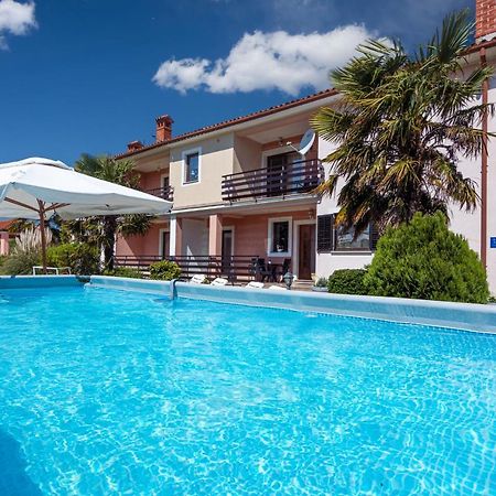 Family Friendly Apartments With A Swimming Pool Cepic, Central Istria - Sredisnja Istra - 11636 Zatka Cepic Экстерьер фото