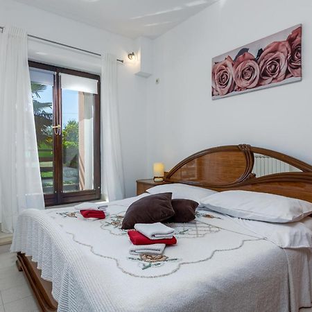 Family Friendly Apartments With A Swimming Pool Cepic, Central Istria - Sredisnja Istra - 11636 Zatka Cepic Экстерьер фото