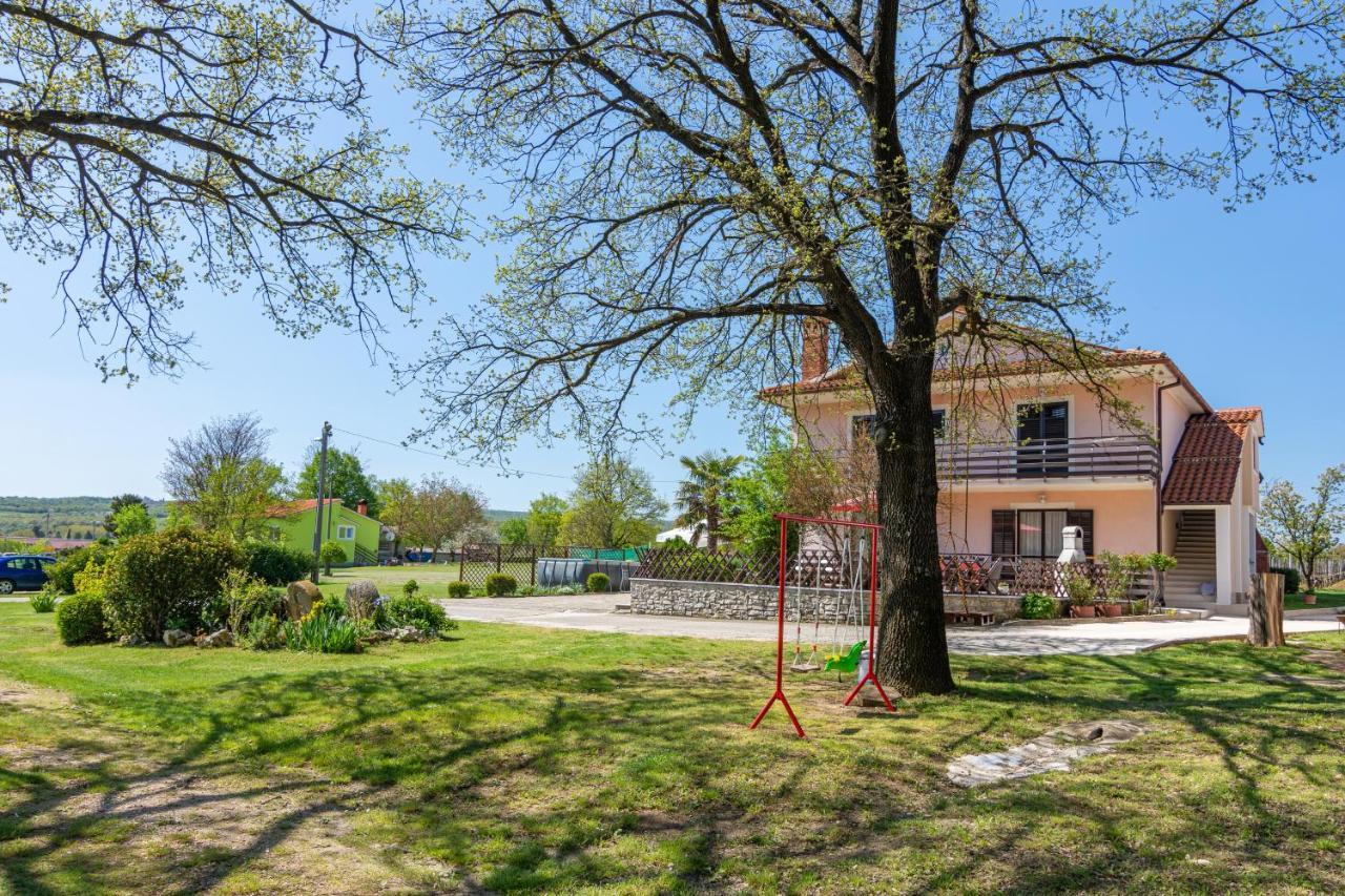 Family Friendly Apartments With A Swimming Pool Cepic, Central Istria - Sredisnja Istra - 11636 Zatka Cepic Экстерьер фото