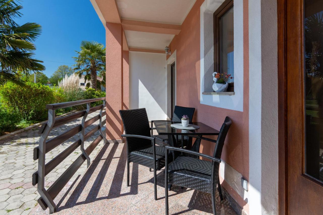 Family Friendly Apartments With A Swimming Pool Cepic, Central Istria - Sredisnja Istra - 11636 Zatka Cepic Экстерьер фото